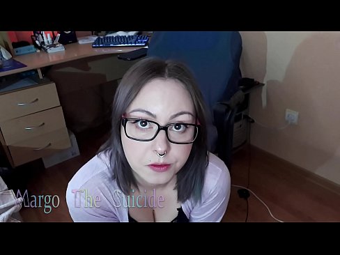 ❤️ Seksikäs tyttö lasit päässä imee dildoa syvälle kameraan ❤ Pornovideo at us